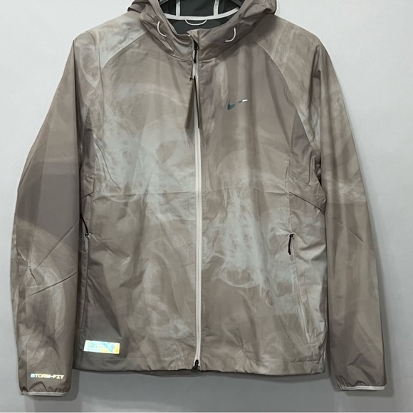 Nike Storm-Fit Running Division Flash Jacket Beige - Picture 1 of 16